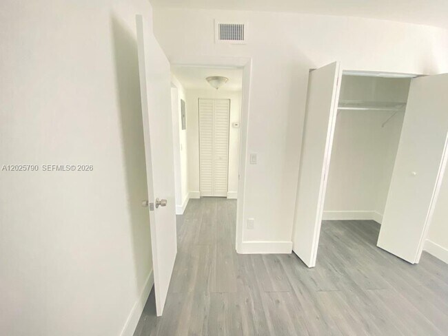 Photo - 2150 NW 24th St Unit 2