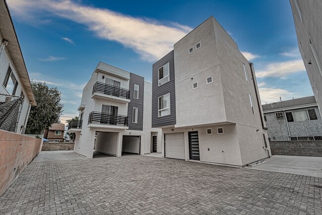 6926 Morella Ave Unidad 1