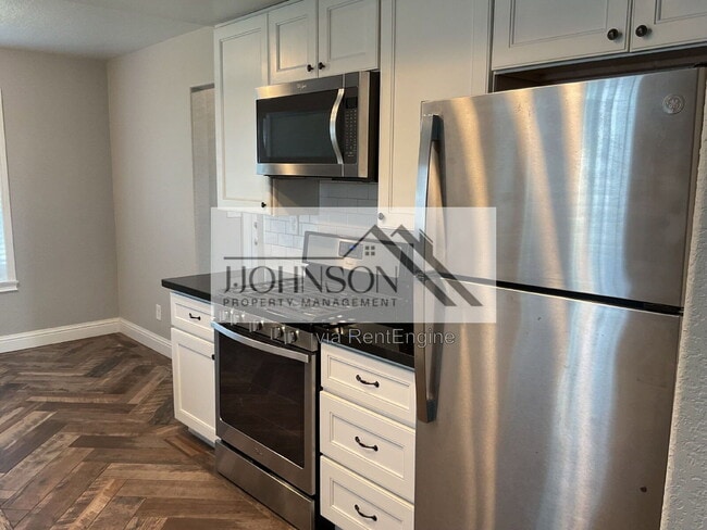 Photo - 15136 Cambridge Dr