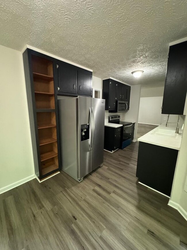 Photo - 4870 Wade Valley Way