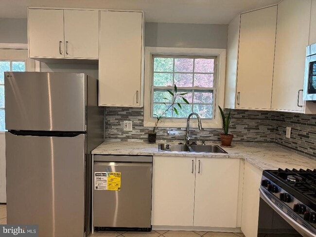 Photo - 5315 Manorfield Rd