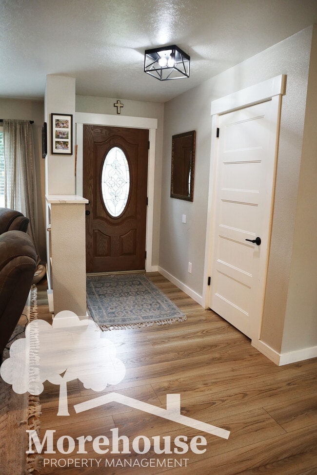 Photo - 10440 Meadow Lark Dr