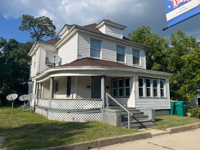 Building Photo - 536 W Mishawaka Ave