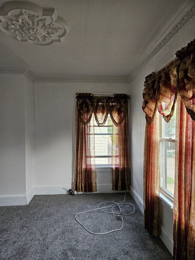 Photo - 624 Parsells Ave Unit Large 2nd Floor One Bedroom With Bonus Room