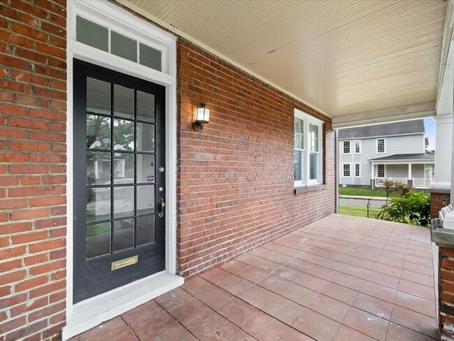 Photo - 2701 Barton Ave