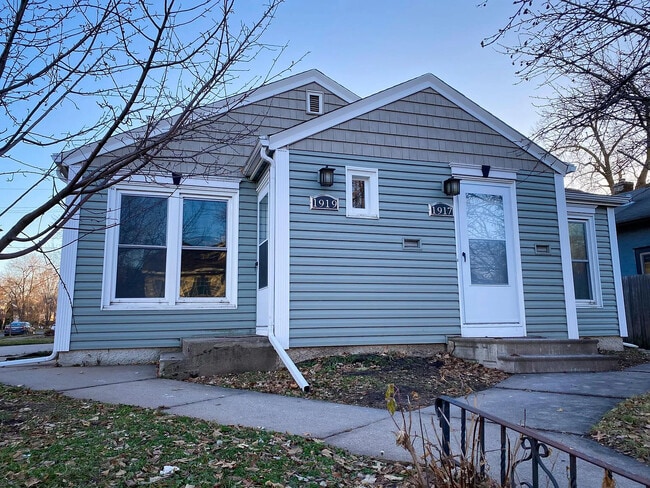 Photo - 1919 E 38th St