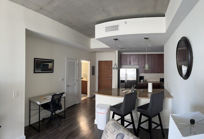 Photo - 400 S Tryon St Unidad ID1344173P