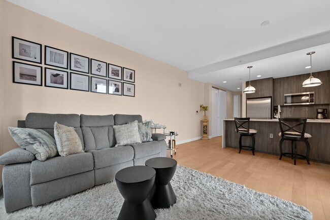 Photo - 160 1st St Unidad 913