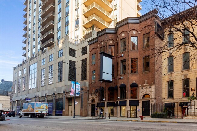 Photo - 20 W Ontario St Condo Unit 400