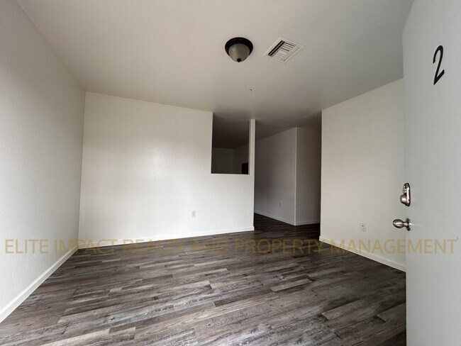 Photo - 1462 W St Marys Rd