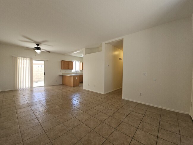 Photo - 2300 E Magma Rd