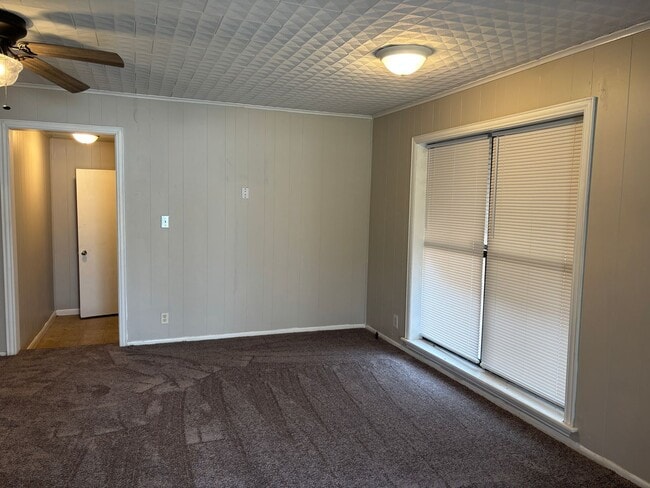 Photo - 4/2 on Washington St in Sherman!