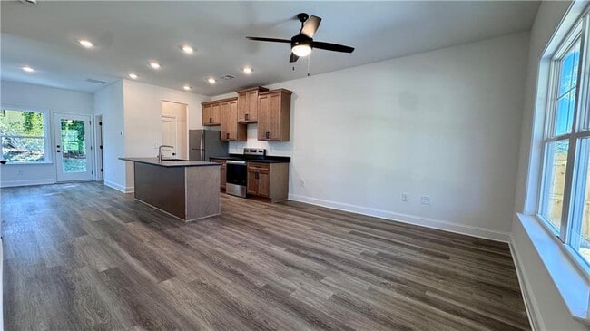 Photo - 1915 Driftwood Cir