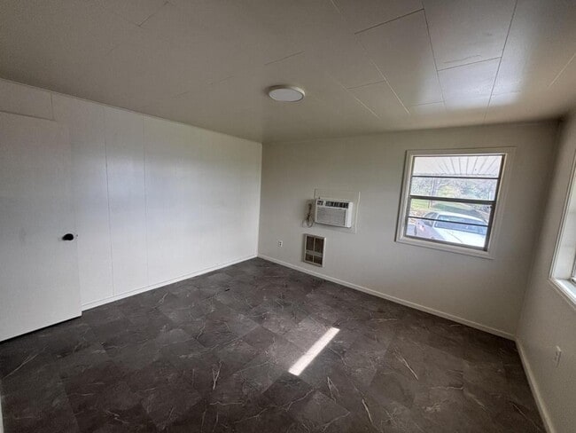 Building Photo - 10524 Farm Rd 2180