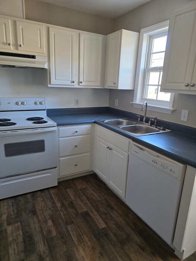 Photo - 2204 Ventana Ln