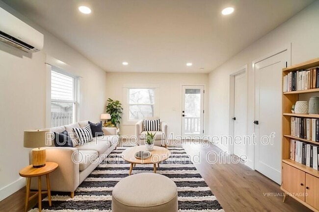 Photo - 814 NE 67th Ave