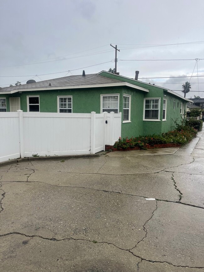 Photo - 1631 Del Amo Blvd Unit 1631