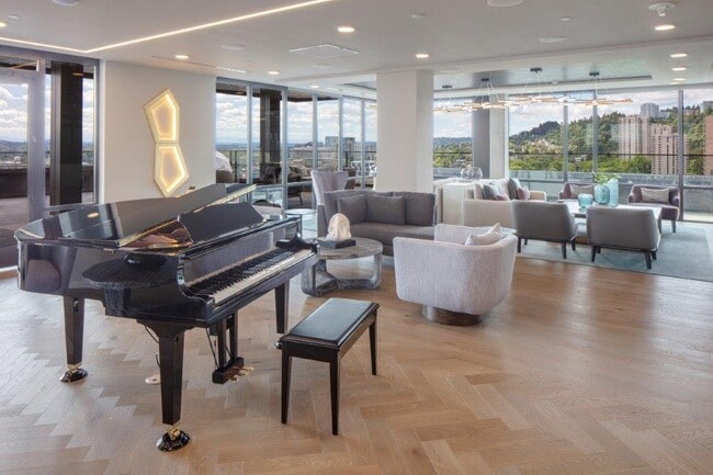 Photo - Portland Astoria