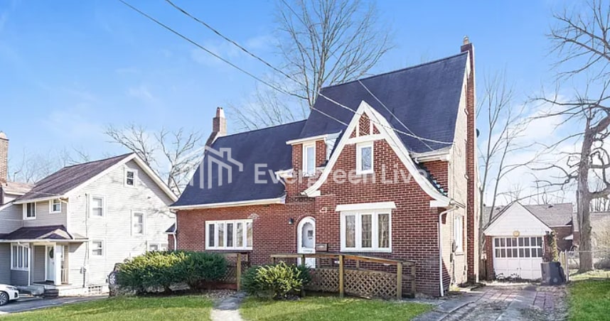 Photo - 139 Brookline Ave