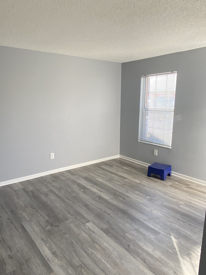 Photo - 535 Huron Dr W Unit C