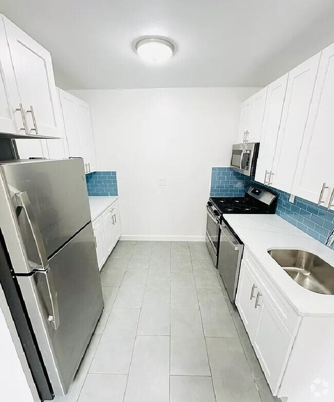 Building Photo - Charming 1 Bedroom 1 Bathroom  Available Unit 6D Rental