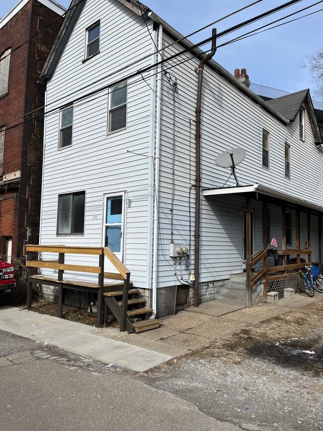 Building Photo - 3703 Alexis St Unit Rear