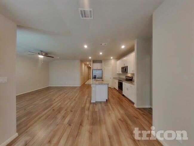 Photo - 5804 Zoey Wy