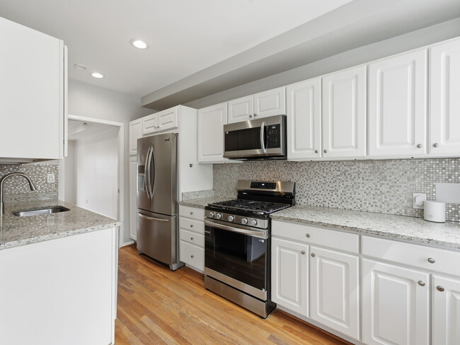 Photo - 2127 Newport Pl NW