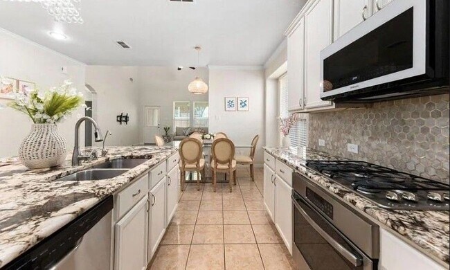 17715 Sauki Ln
