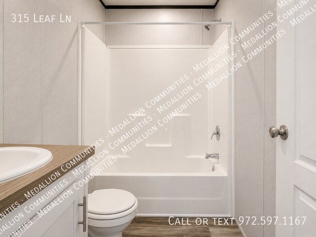 Photo - 315 Leaf Ln