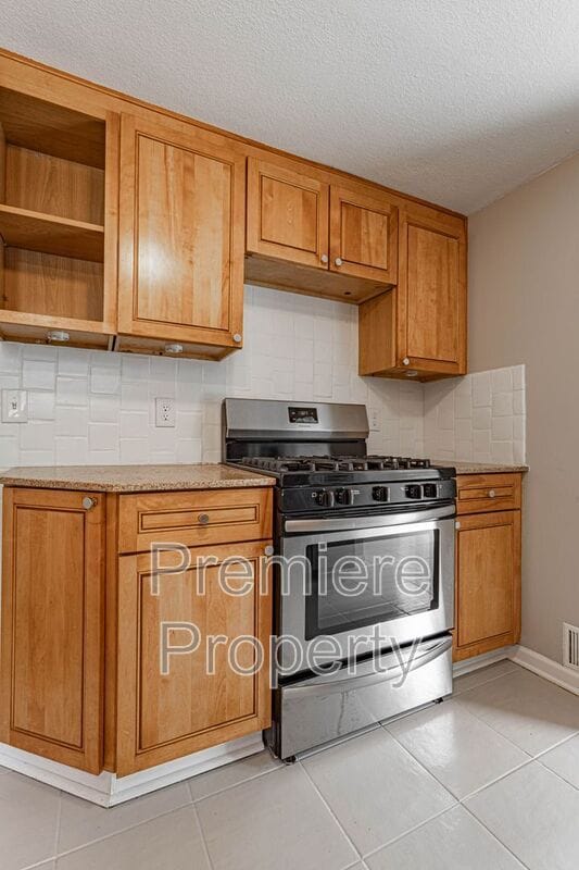 Photo - 7826 Summit St