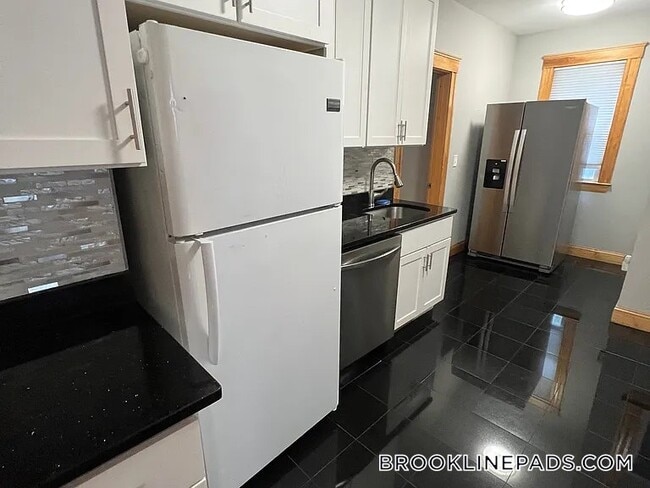 Photo - 152 Winchester St Unit 1