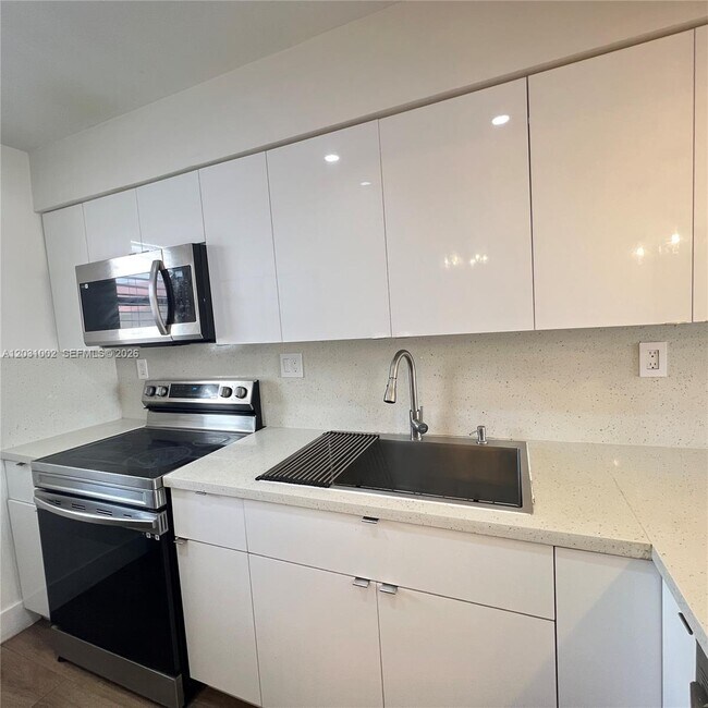Photo - 8425 NW 8th St Unidad 406