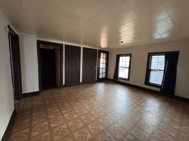 Photo - 27 Robinson St Unit 2F