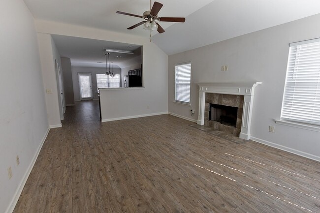 Photo - 570 Old Mill Way