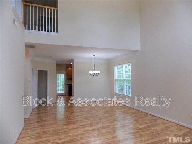 Photo - 430 Plank Bridge Way