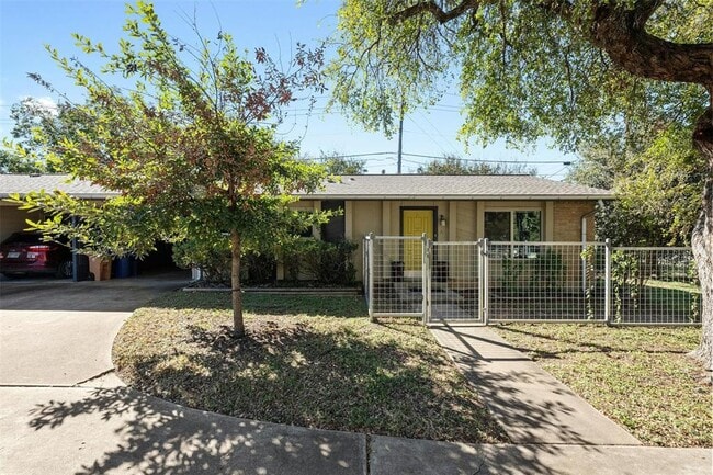 Photo - 3713 Menchaca Rd