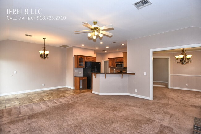 Photo - 300 S 63rd St