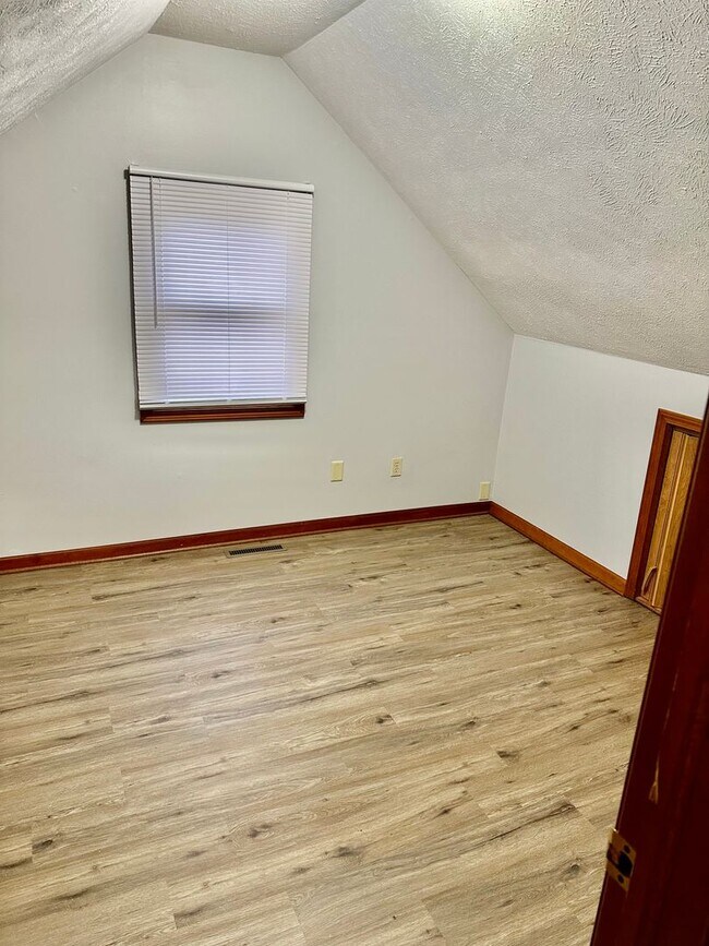 Charming 3 Bedroom 1.5 bath in Portage Rental House Rental in Portage