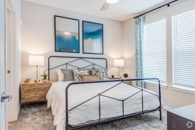 2BR, 2BA, - 1119SF