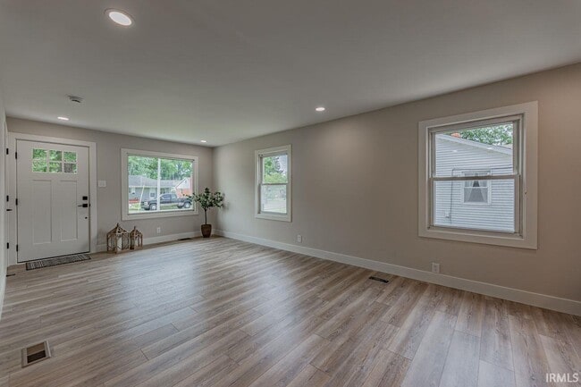 Photo - 1628 E Blackford Ave