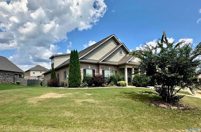 Photo - 9 Leyland Dr SW
