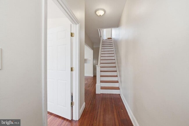 720 Gresham Pl NW