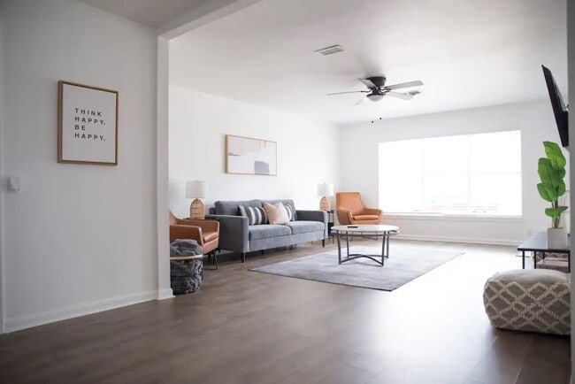 Photo - Fully Renovated 2x1 in a fabulous location!