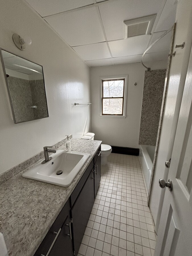 Bathroom - 2136 Mountain View Ave Unit 2136