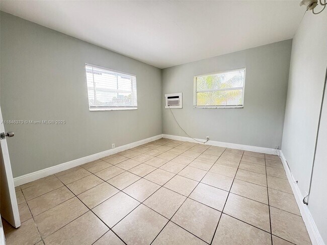 Photo - 4340 NW 21st Ave Apartment Unit 1