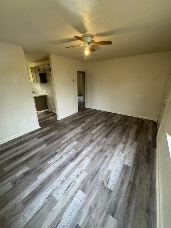 Photo - 5444 Winbourne Ave