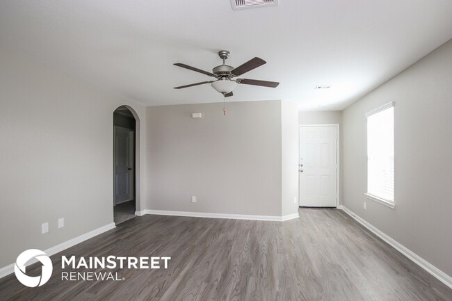 Photo - 25194 Dickens Dr