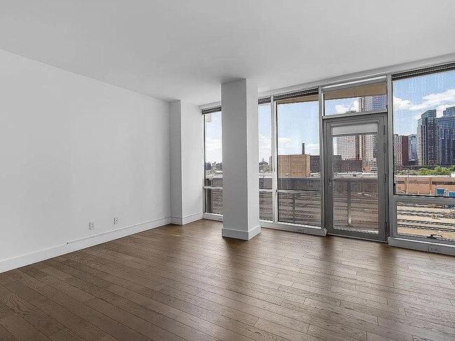 Photo - 5-19 Borden Ave