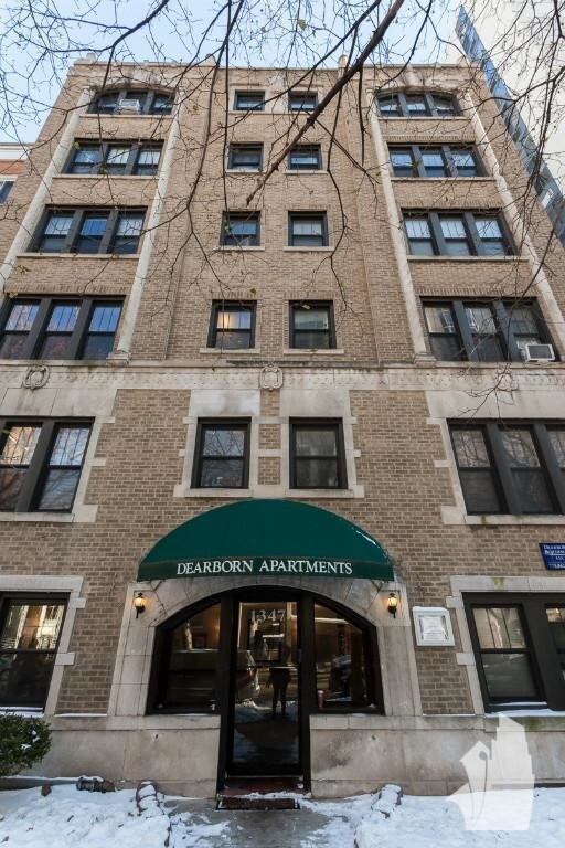 Building Photo - 1347 N Dearborn St Rental